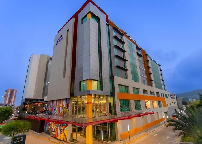 Hotel with pool: Hyatt Centric San Salvador