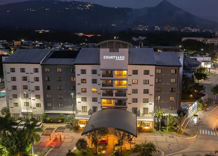 4 star hotel: Courtyard By Marriott San Salvador